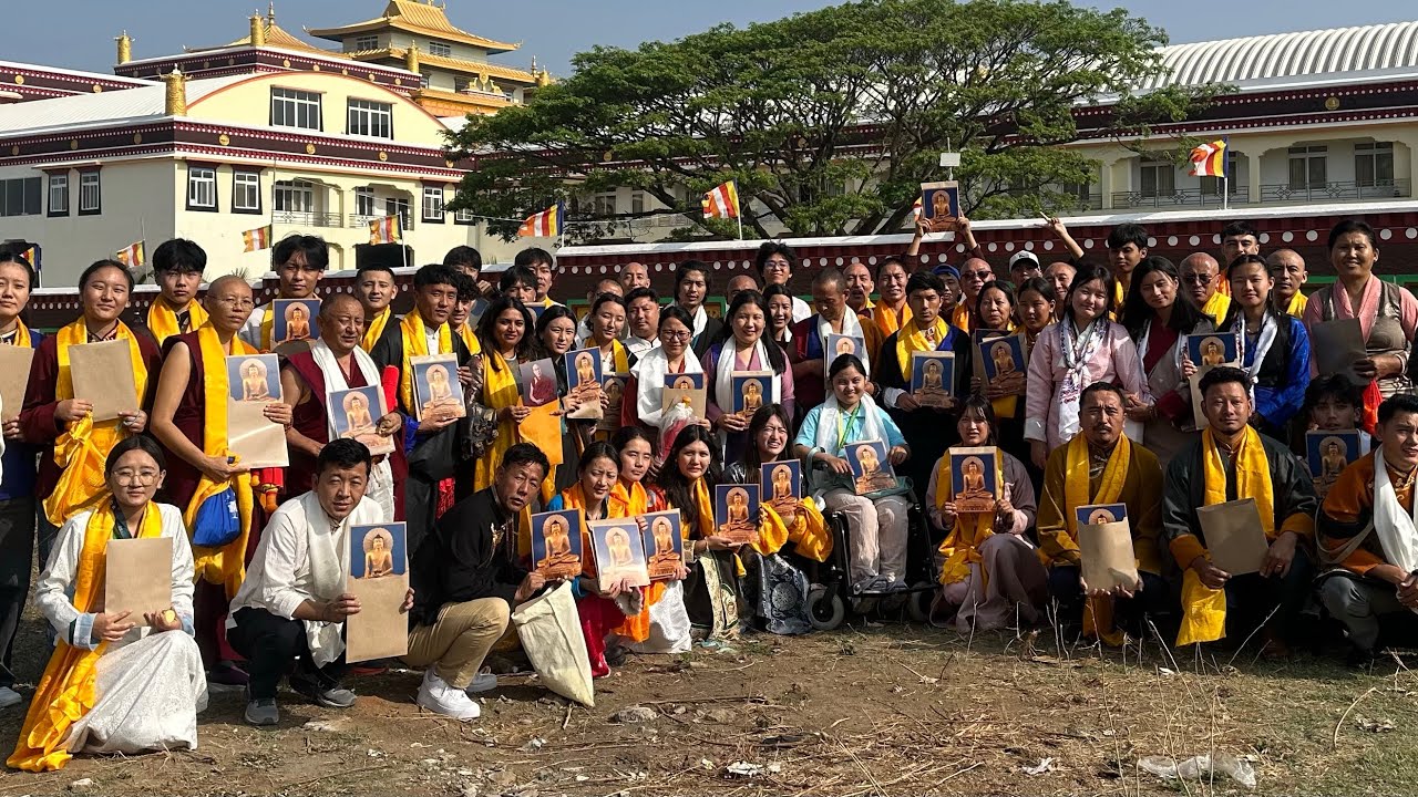 DLIHE students & staff receiving an audience  with H.H  the Dalai Lama at Mundgod,Karnataka🌺🌷🙏