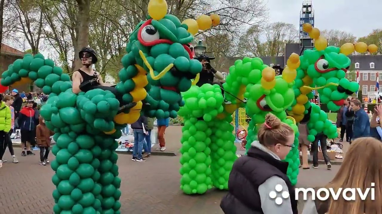 Koningsdag 2022,Alphen aan den Rijn. Op de kinderrommelmarkt op zoek naar strips en Marvel Comics