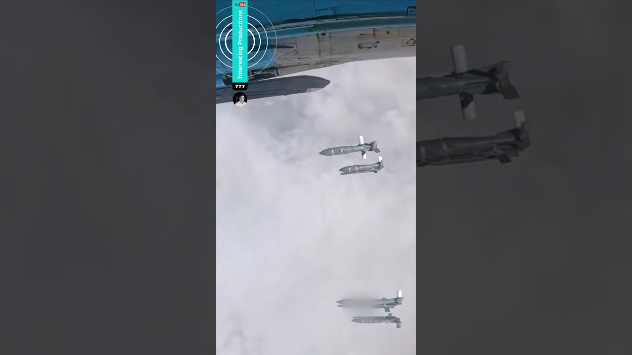 🇷🇺 FAB-500: myśliwiec Su-34 zrzuca 500-kilogramowe bomby modułowe (UMPK) 🇺🇦