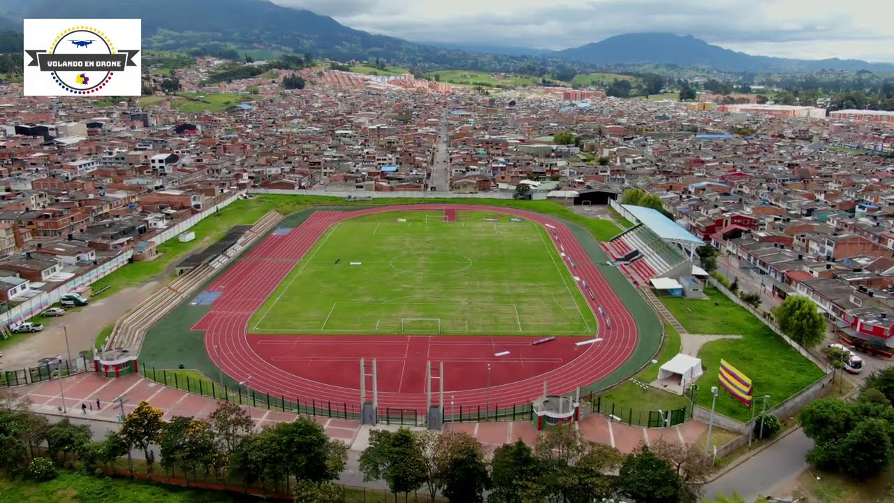 VOLANDO EN DRONE 4K - ZIPAQUIRA N° 2 - CUNDINAMARCA-  COLOMBIA