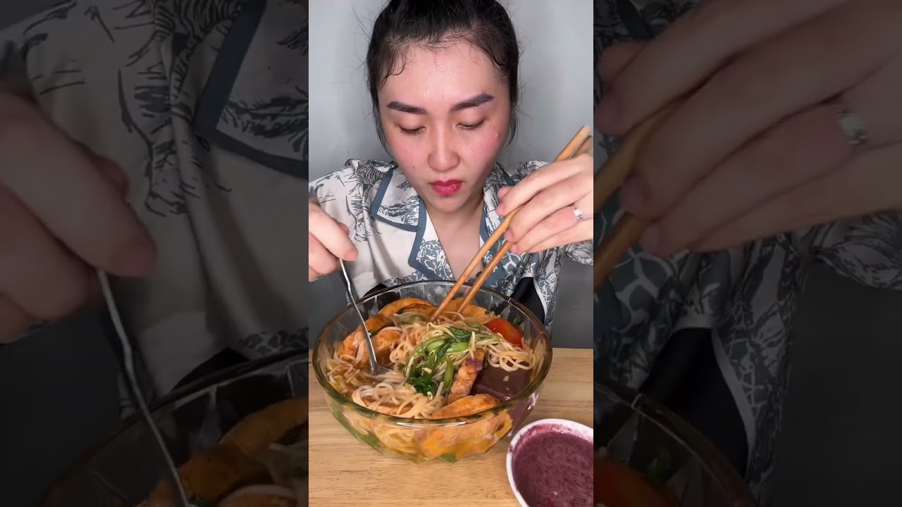 Mukbang Bún Riêu Cua #hồngmukbang #mukbang #yêuthươngemnha