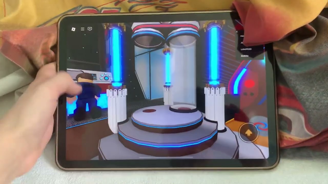 Je test deux jeu ￼Henry Danger sur Roblox