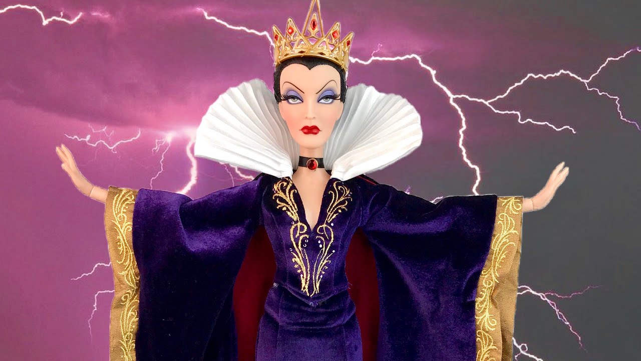 Snow White's Evil Queen 17