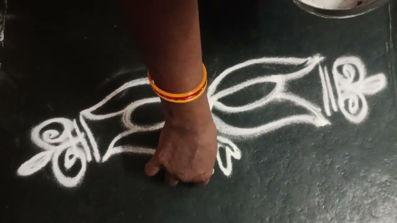 Easy Muggulu✨ #muggulu #sankranthimuggulu #rangoli #easymuggulu #youtubeshorts #trendingvideo 