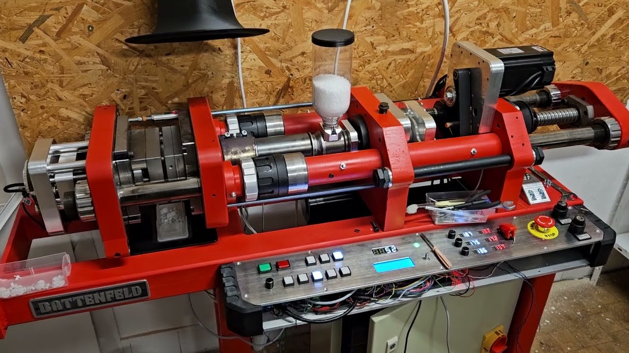 Electronic micro injection molding machine