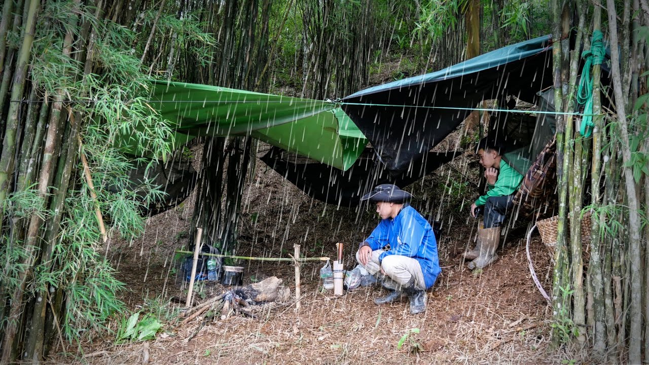 นอนในดงไผ่ลวก3คน1คืน พายุลมแรงตี1ฝนตกที่พักกันฝนอย่างดี หลับอย่างสบายไม่รู้เรื่องเลย
