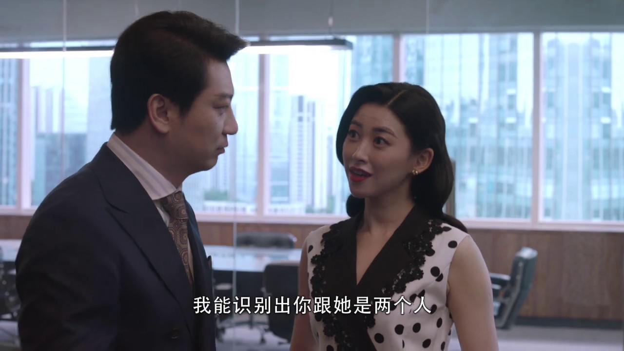 看到罗槟新招的助理，何塞目瞪狗呆，表情贱萌贱萌的