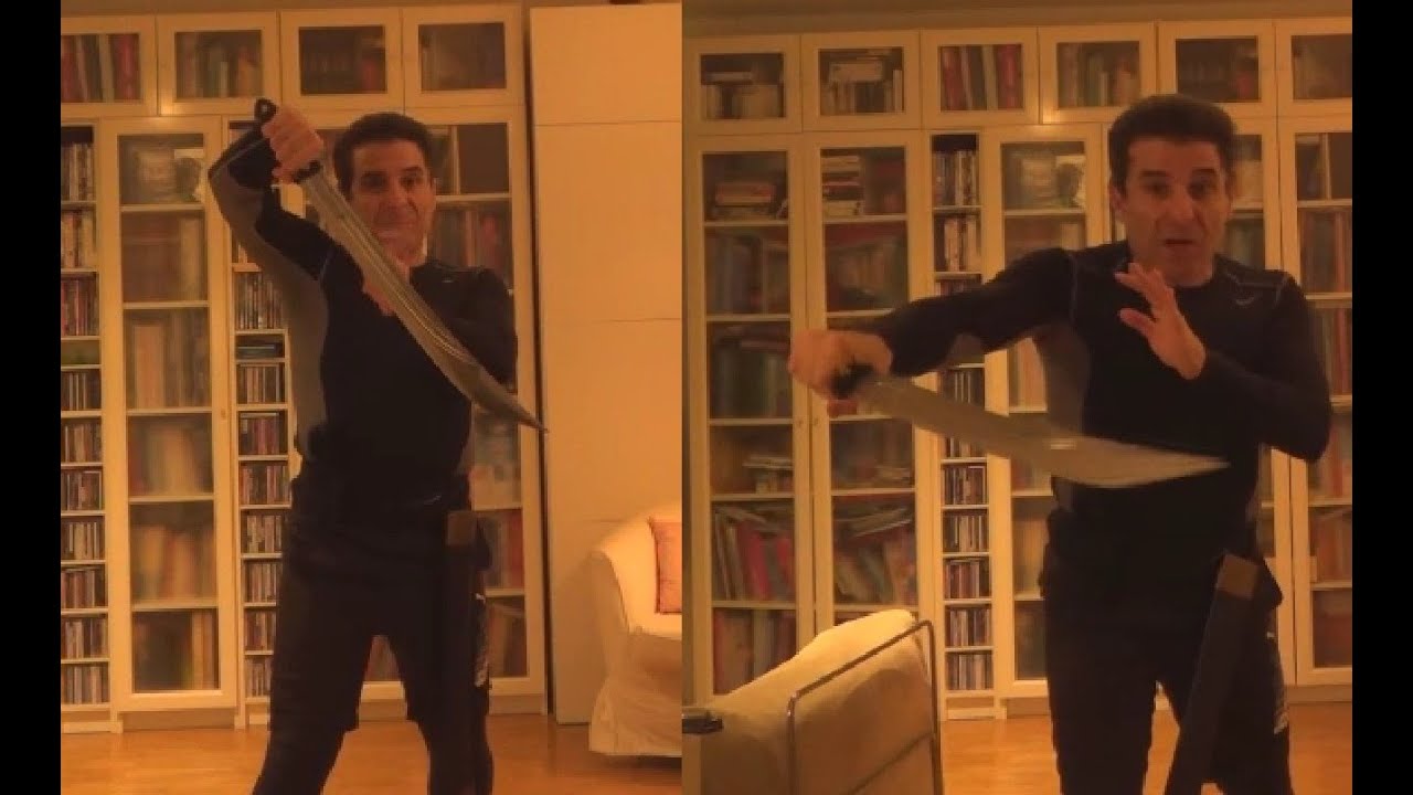 How to use a qaddare (single-edged short sword)?