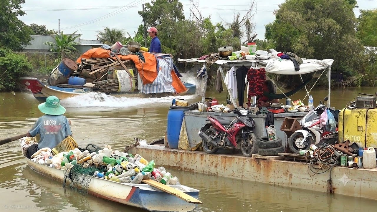 ​Life on the Edge: How Poor People Survive on This Busy River