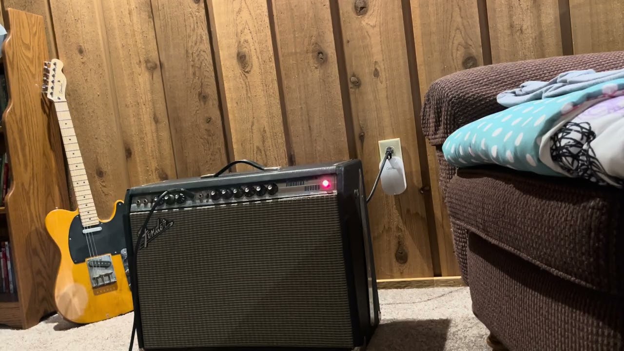 Demo of 72 Vibrolux Reverb with 76 Strat.