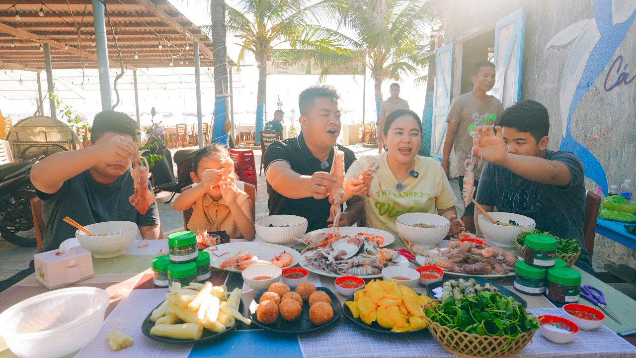 SAPA TV | THƯỞNG THỨC HẢI SẢN NGẬP MỒM SI&Ecirc;U CHẤT LƯỢNG & NGẮM B&Igrave;NH MINH TẠI CHỢ C&Aacute; TAM TIẾN, Đ&Agrave; NẴNG
