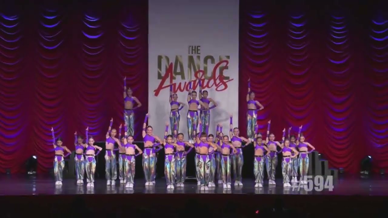 Vlad's Dance Company - Queen B