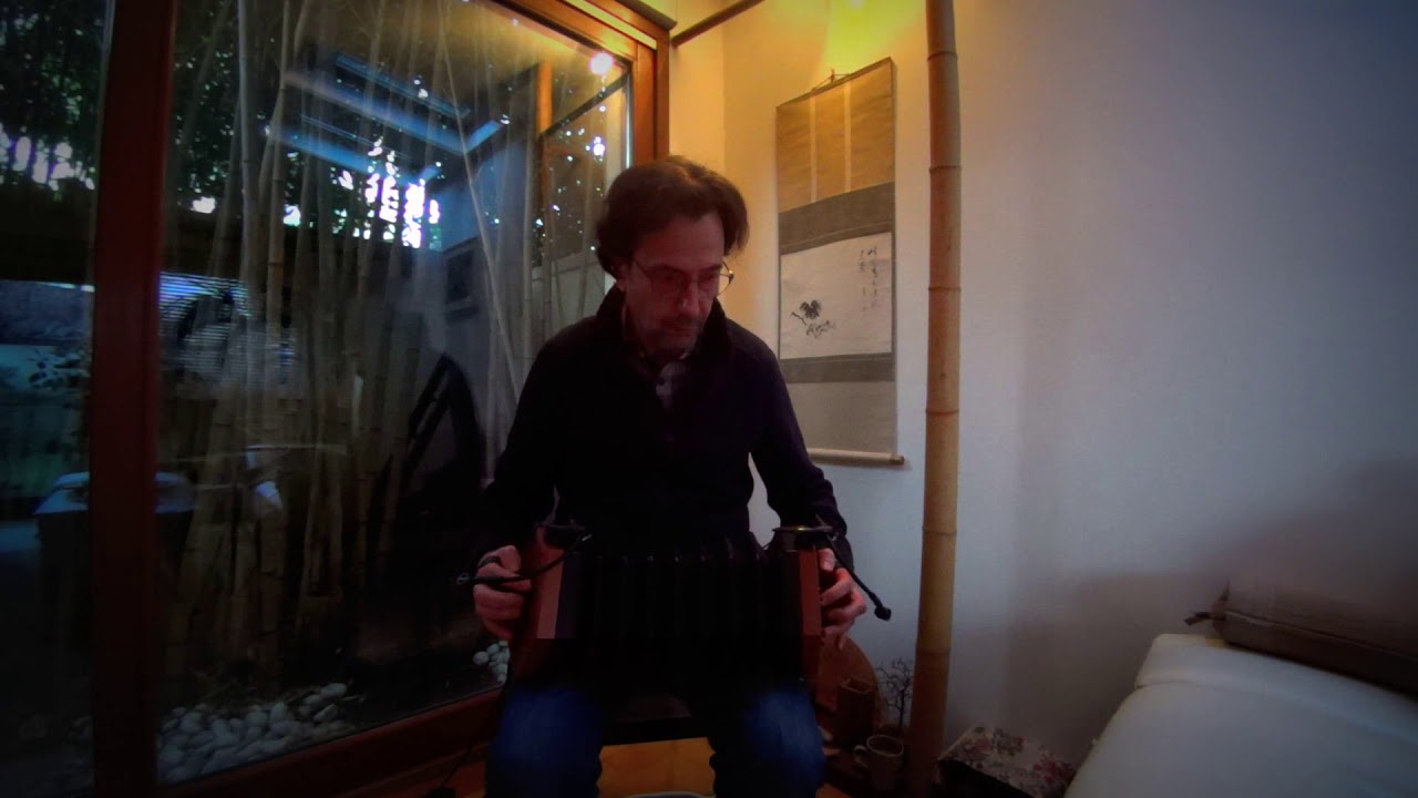 Hornpipe from Abdelazer (Henry Purcell) on duet concertina
