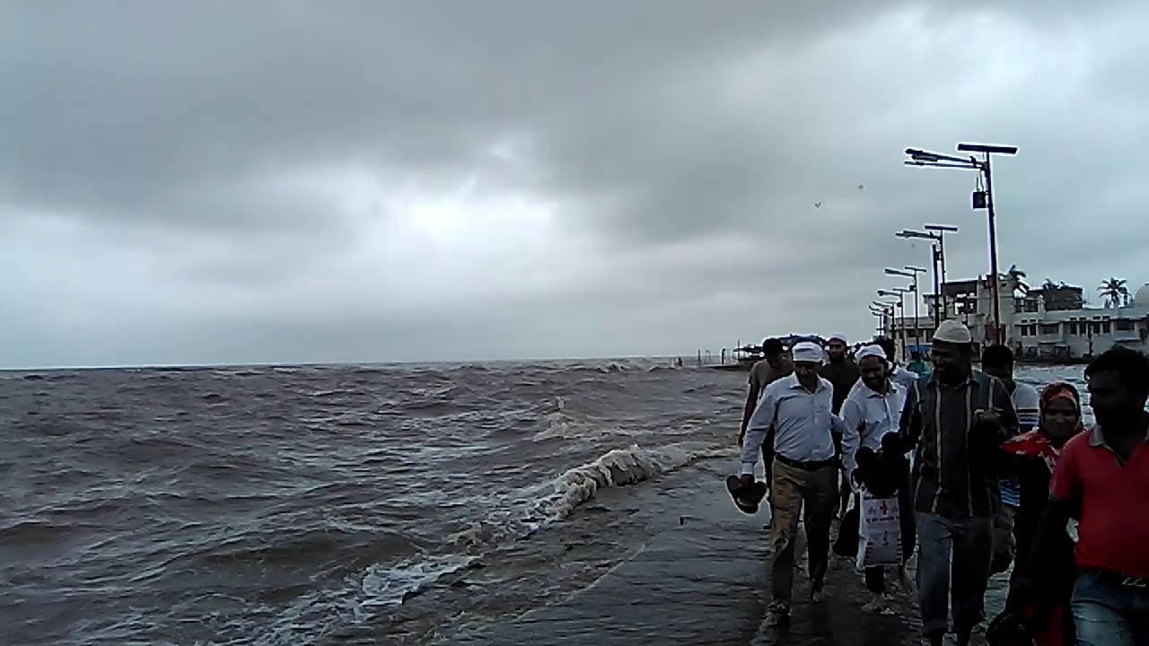 At hazf Ali darga, Mumbai