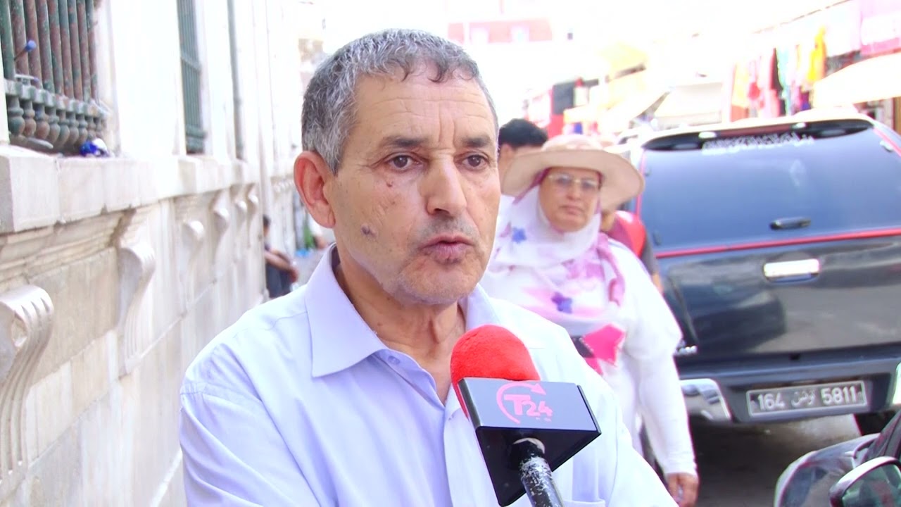 مواطن ليبي: الأسعار غالية برشا في تونس..شعبكم كادح وقابض على يده وقلبه باش إوفر لقمة عيشه باحترام!