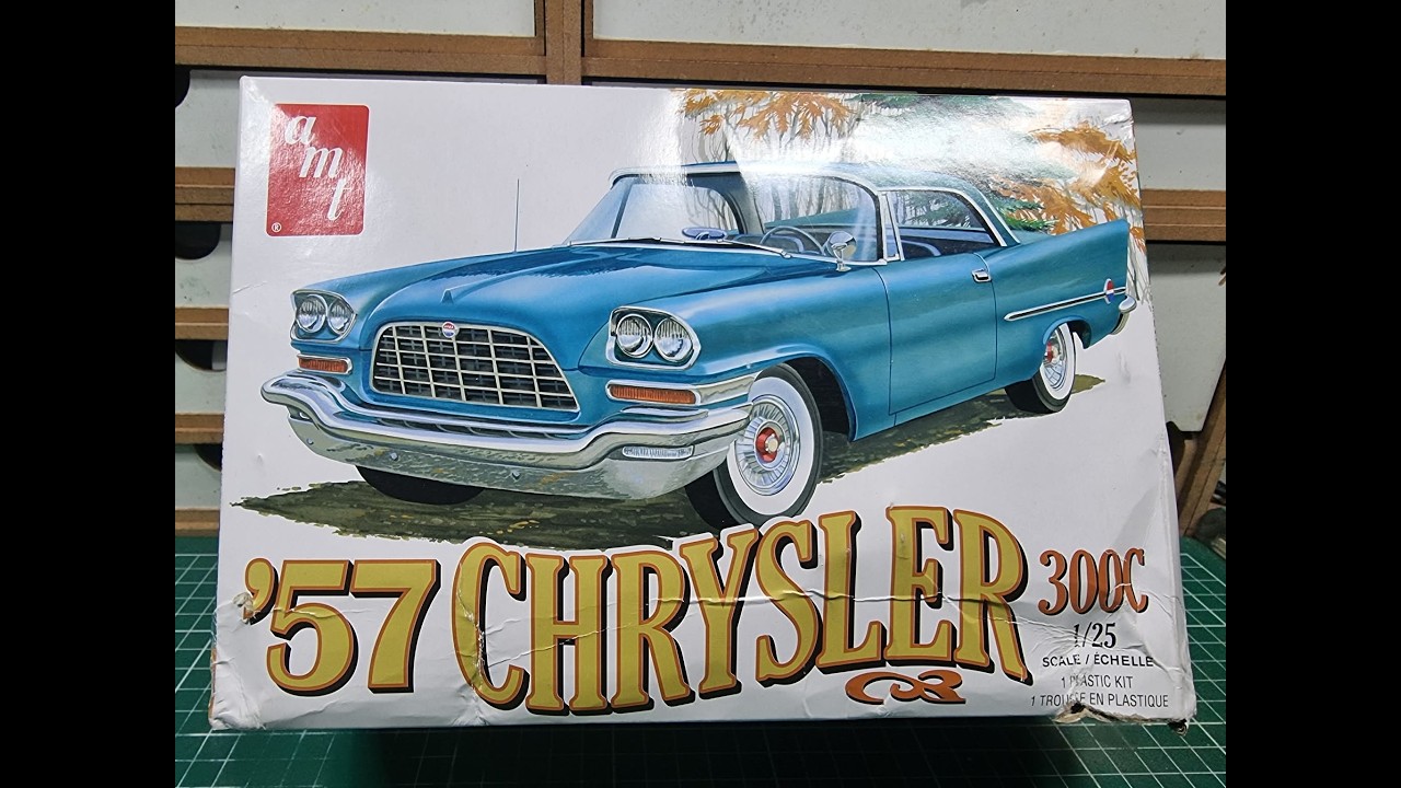AMT 1 25 масштаб 57 Chrysler 300C