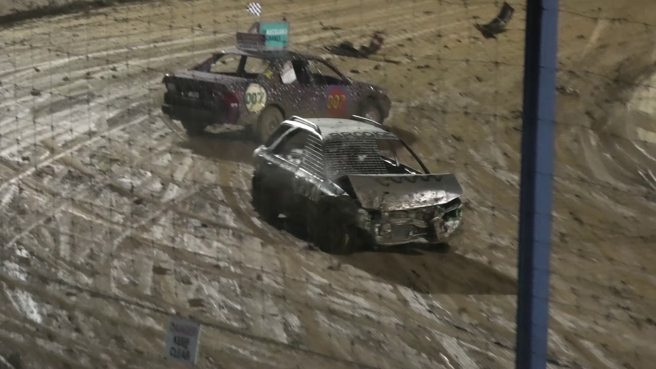 Demolition Derby 27th Dec Waikaraka Park Speedway