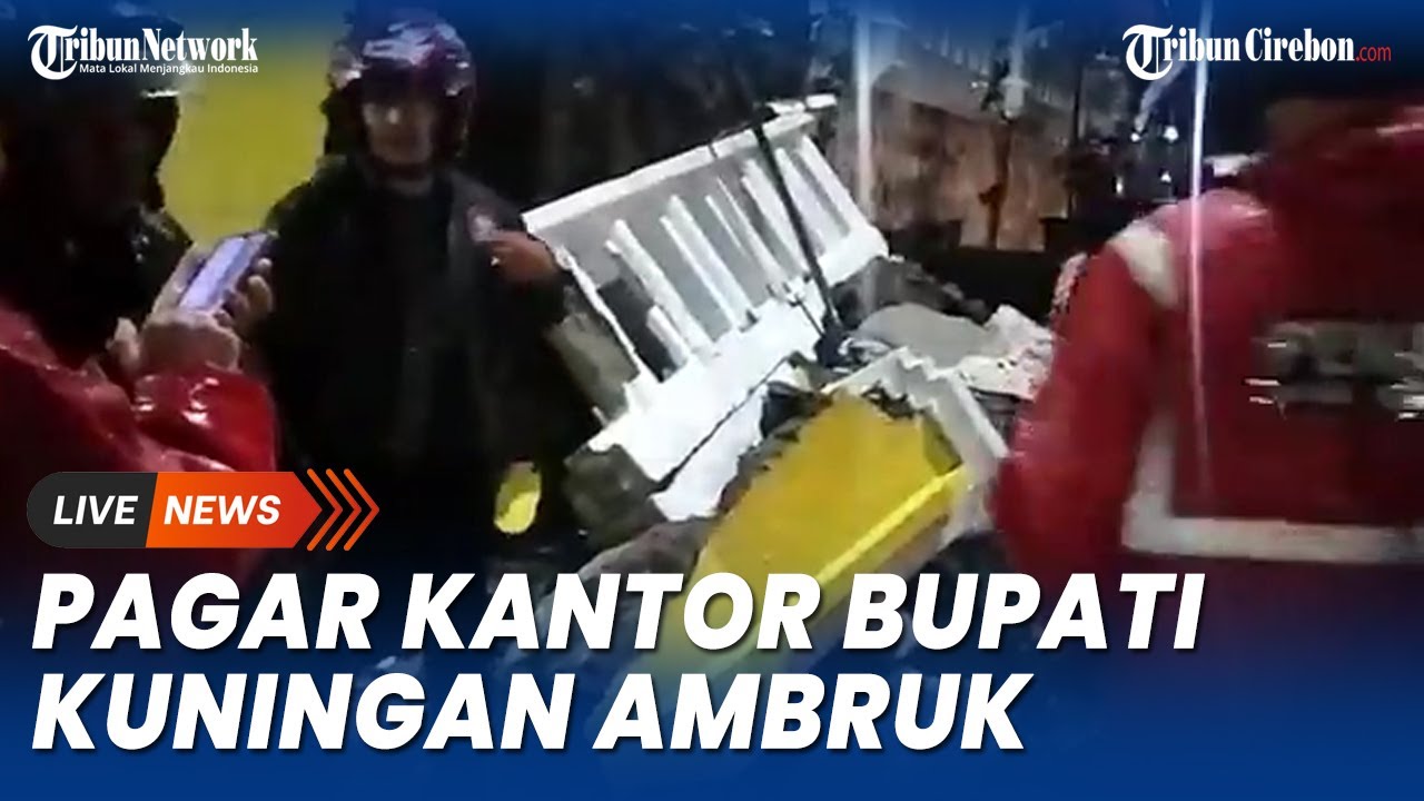 Bangunan Pagar Kantor Bupati Kuningan Ambruk Saat Hujan