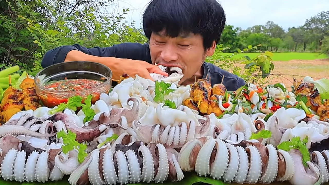 หนวดหมึกลวกจิ้มซีฟู๊ดแกล้มผักสดแซ่บคักขนาดครับพี่น้องMUKBANG EATING SHOW/โก้อีสานพาแดก