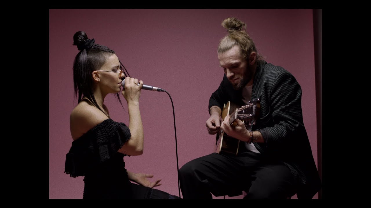 FRIDA GOLD - Wach (OFFICAL VIDEO || Acoustic Loft Session)