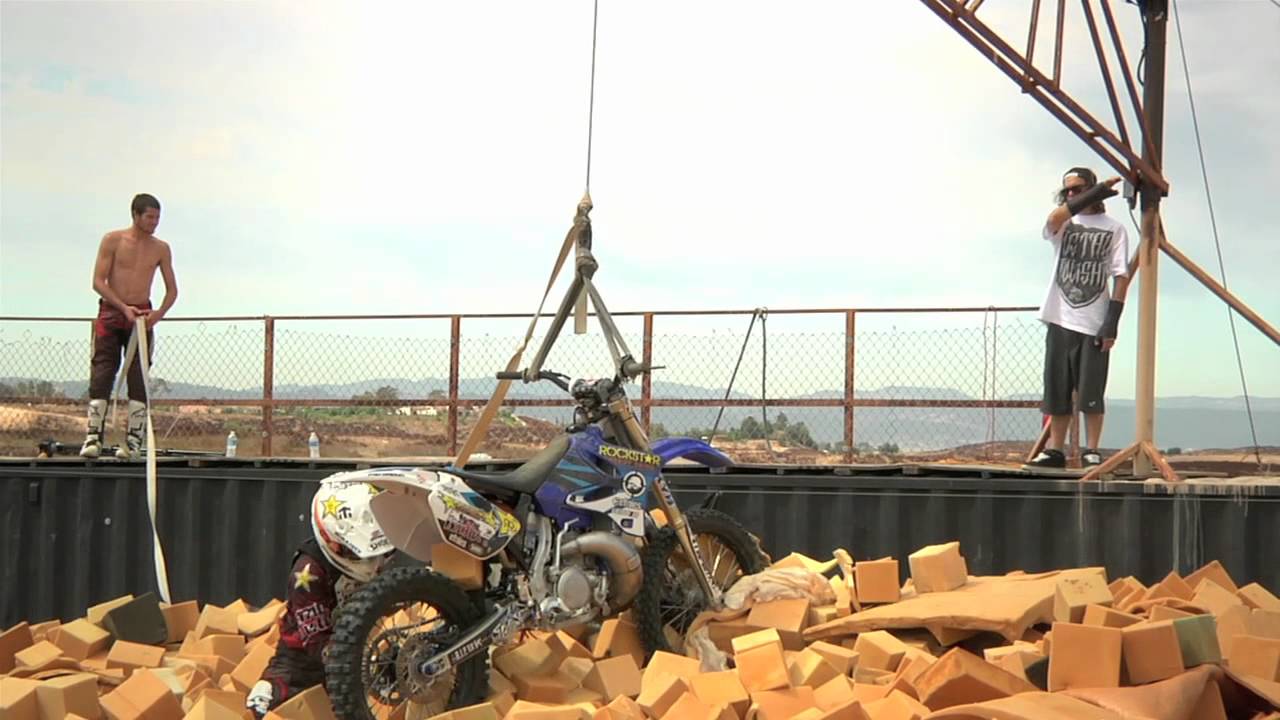 FreestyleXtreme - Taka Higashino at the Metal Mulisha Compound!