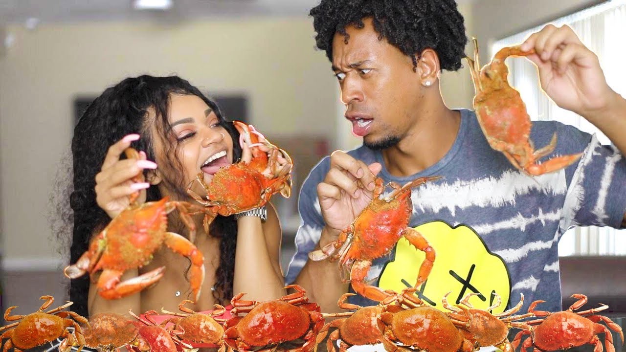 ARE WE DATING ??? MARYLAND STEAMED BLUE CRAB SEAFOOD BOIL (MUKBANG)