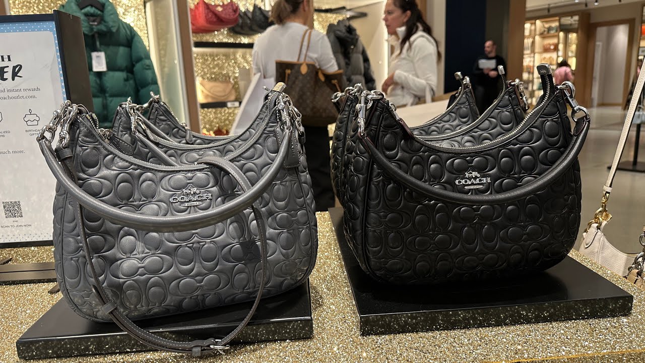 Coach outlet new bags 🛍️Teri Hobo With Signature Leather