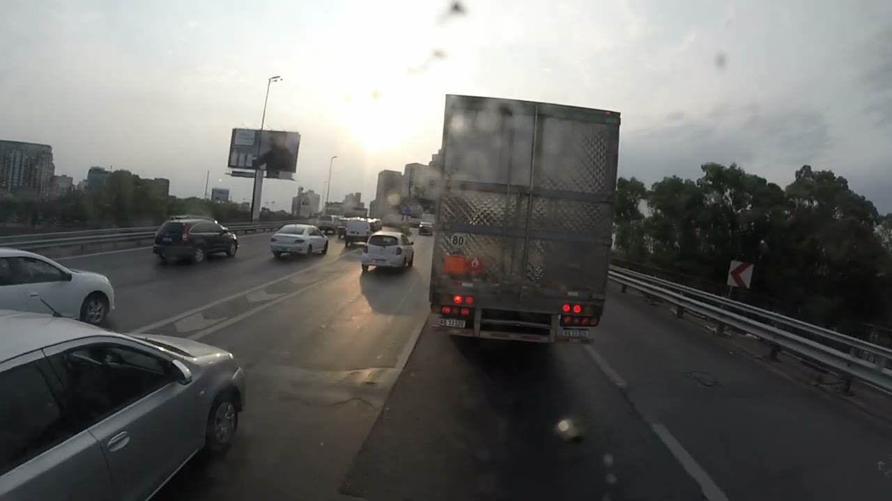 TRAKKERARGENTINO - EL PEOR HORARIO PARA SALIR DE BUENOS AIRES HORA PICO
