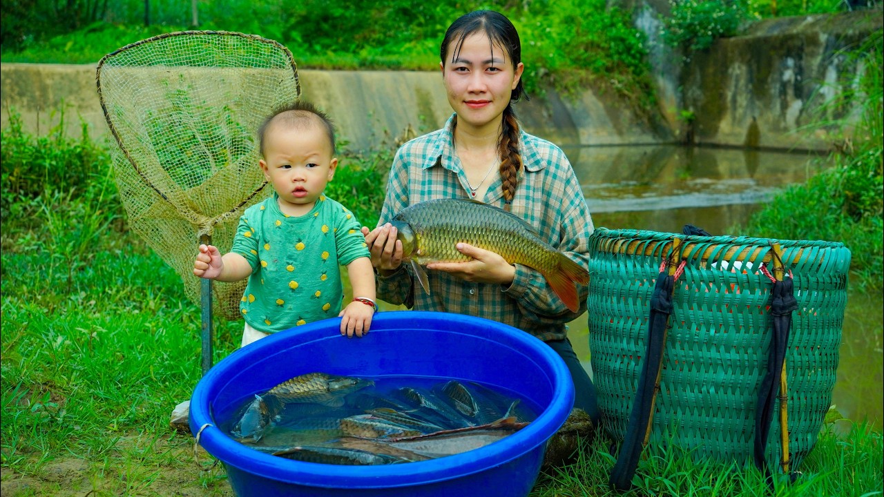 500 Days: Survival in the Jungle - Single Mother Catches Giant Fish with Her Child