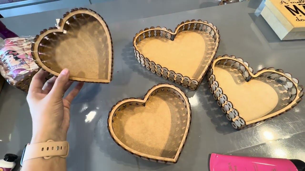 OPÇÕES DE PRESENTES NO CORAÇÃO DE MDF PERFEITOS PARA O DIA DAS MÃES