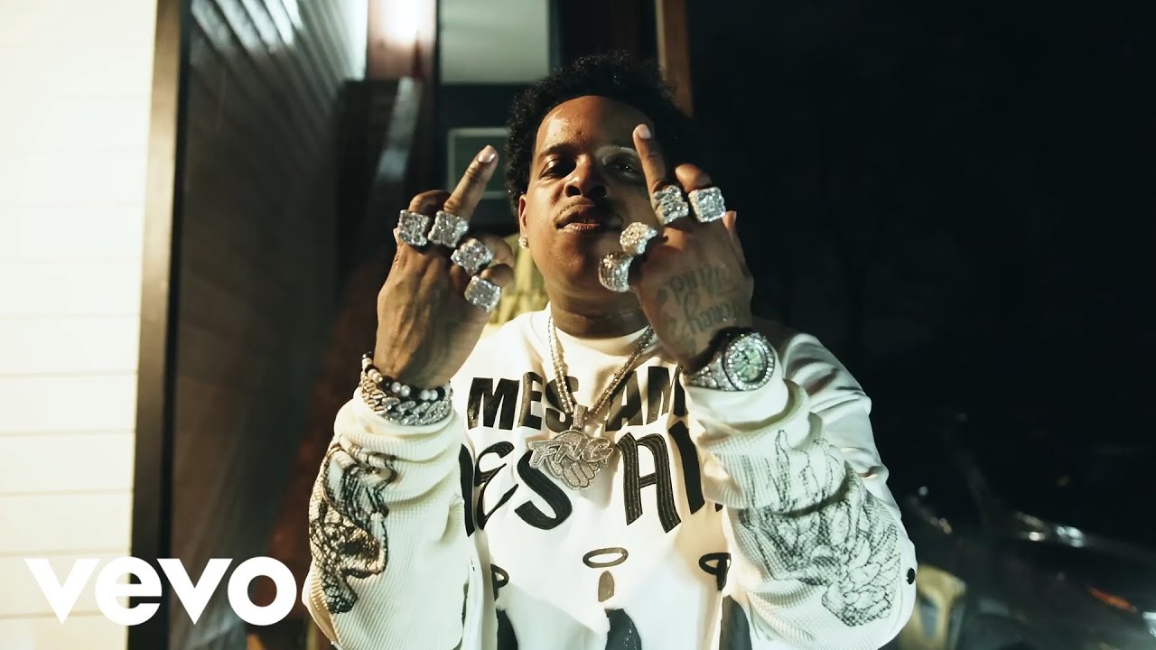 Finesse2tymes ft. Moneybagg Yo - Street Laws [Music Video]