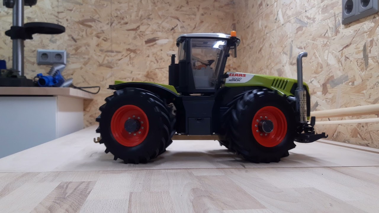 Blocher Claas Xerion 1. Fahrtest mit Edelstahlfelgen und Funktionsmodellbau Geiger Frontkraftheber