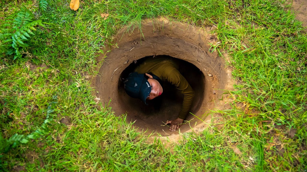 Girl Live Off Grid, Build Hidden Underground Shelter by ancient skills