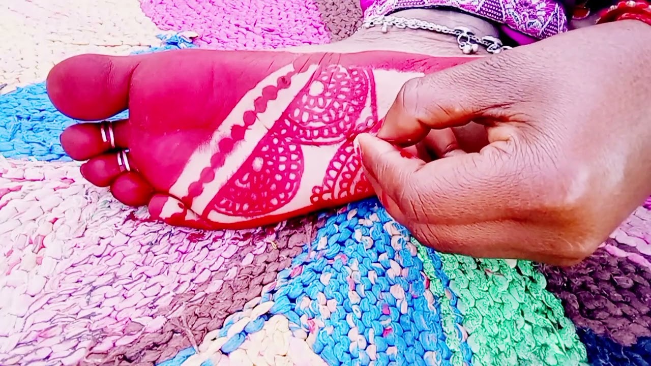पैर तलवे की बहुत सरल और सुन्दर महावर डिजाइन Pair Talve Ki Bahut Easy And Beautiful Mahavar Design 