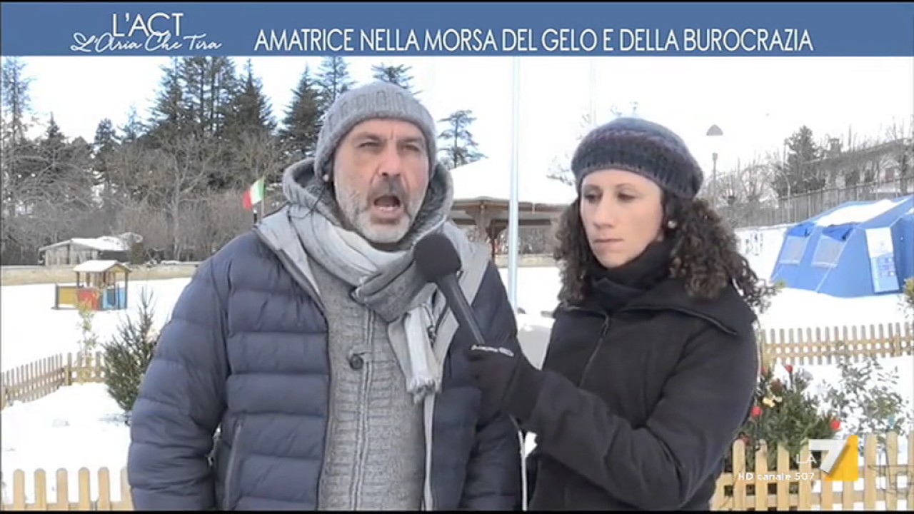 Pirozzi, sindaco Amatrice: 'Siamo in guerra, i ritardi possono causare morti'