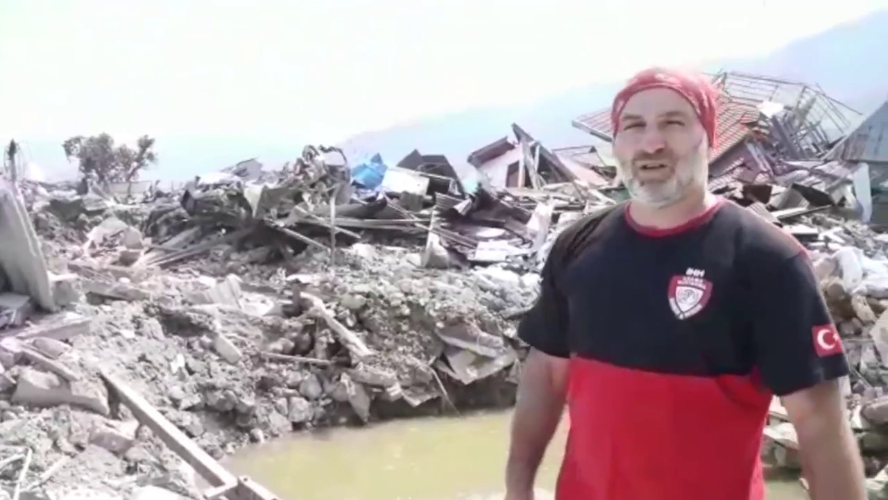 Endonezya Acil Yardım Bekliyor
