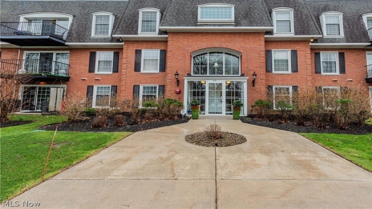 22701 CENTER RIDGE ROAD 207, ROCKY RIVER, OH Presented by Jason Smith.