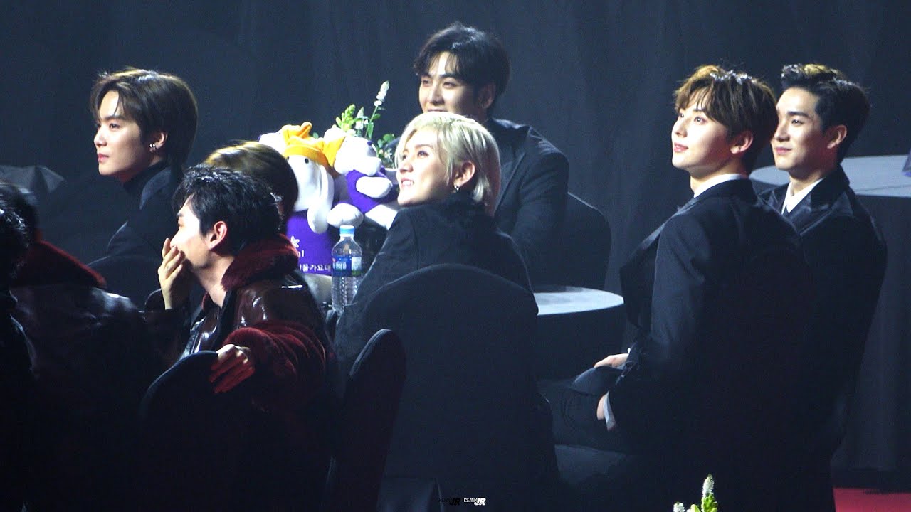 200130 하이원 서울가요대상 뉴이스트 NUEST 대기석 - 김지석&김강훈군 시상 중