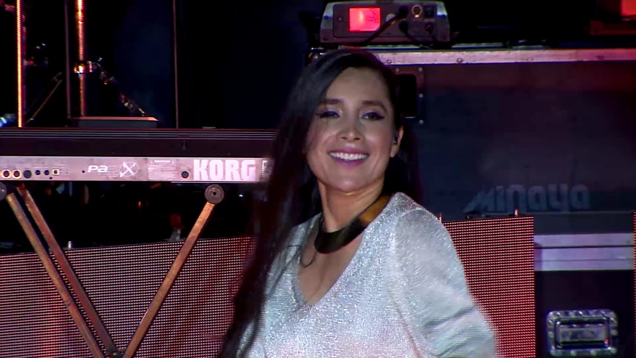 Damaris - Mil Caminos (Vivo)