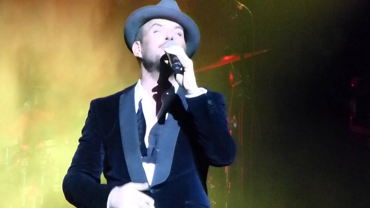 Matt Goss singing These Arms of Mine for his mum at London Palladium 25-1-15