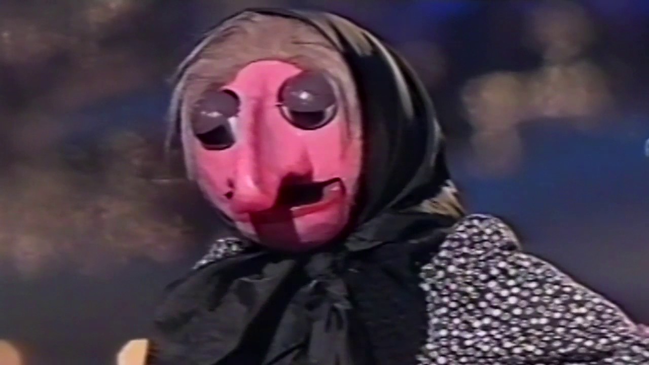 Mari Carmen y sus mu&ntilde;ecos y Do&ntilde;a Rogelia