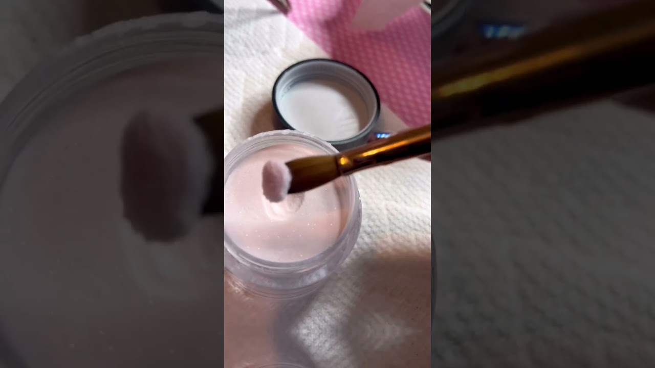 found my new favorite glitter acrylic powder ! @VBeautyPure &ldquo;lustrous pink&rdquo;