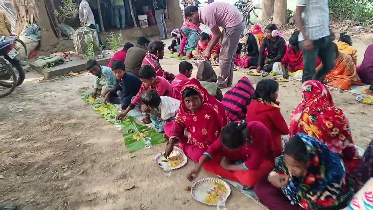 আমাদের এখানে তাঁরা মা আশ্রম 