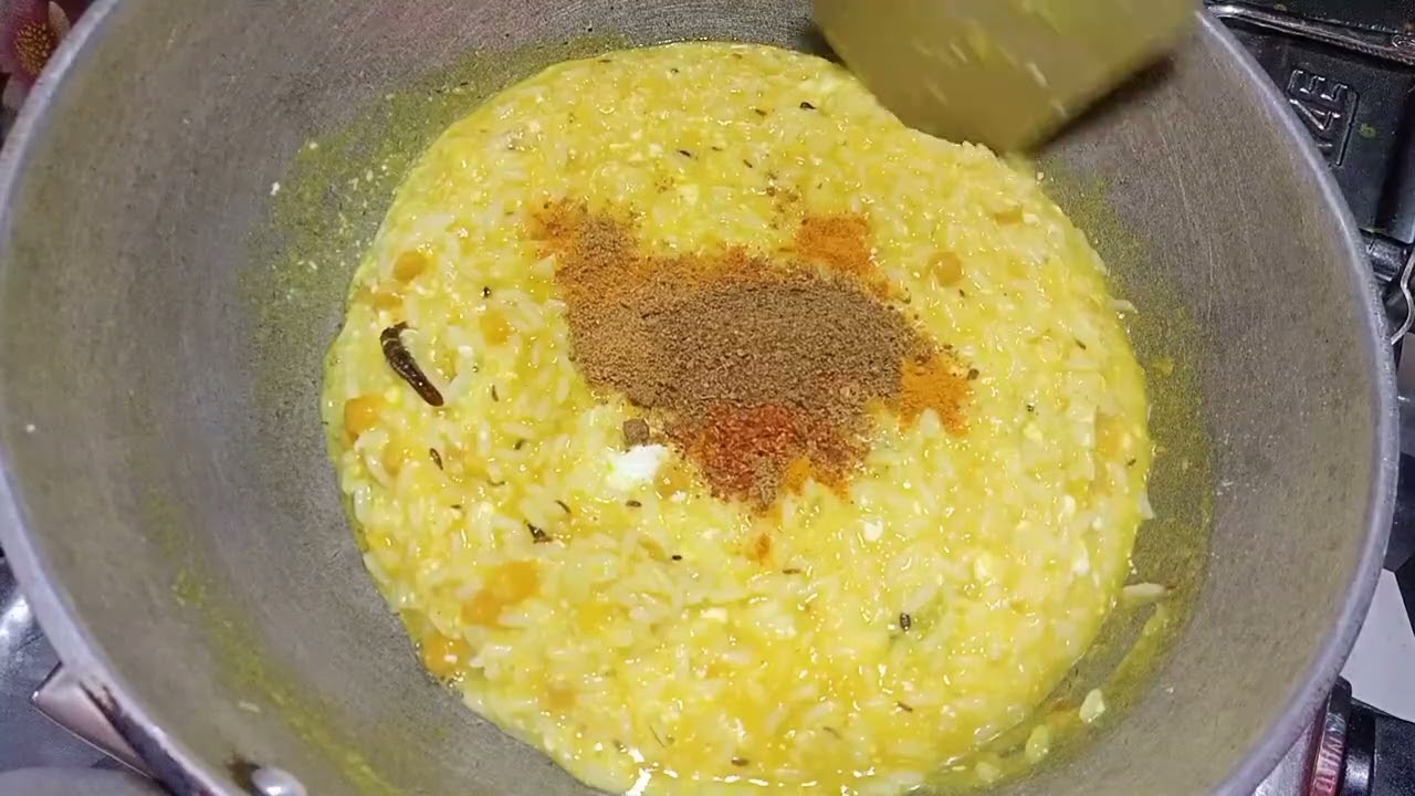 रात के बचे हुए चावल और दाल से बनाए खिचड़ी | Bache Huye Dal Chawal Ki Khichdi | Sakshi Mishra Cooking