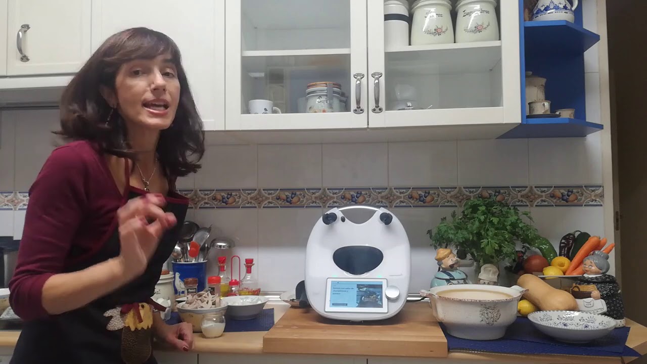Menu:crema de calabaza al curry  y salmon con salsa de champiñon en thermomix