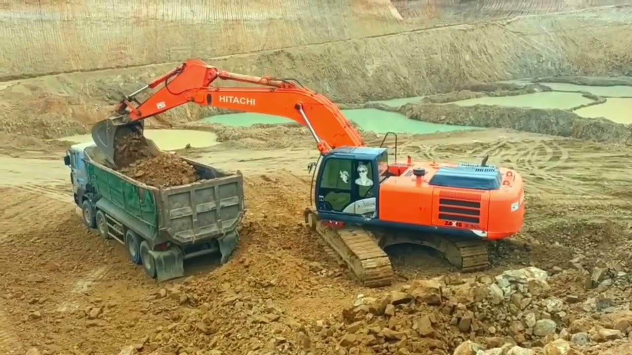 Excavator and dump truck 25ton