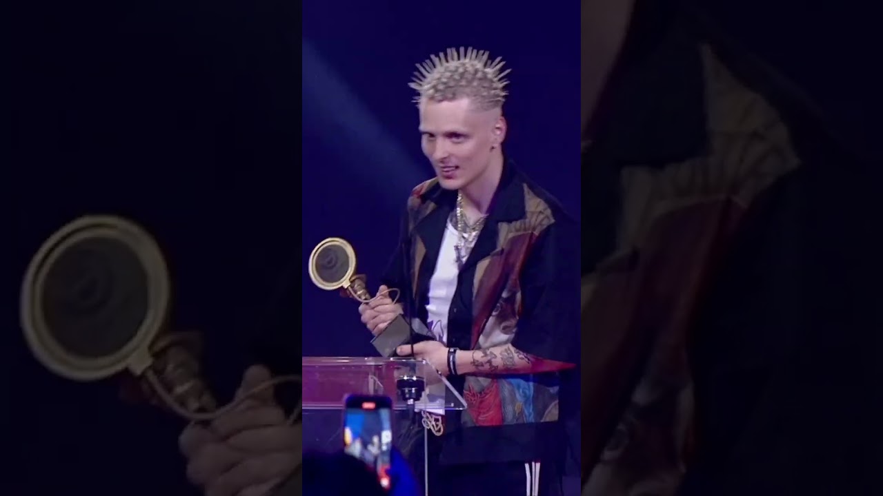 Oki odbiera statuetkę Popkillera w kategorii Trendsetter Roku