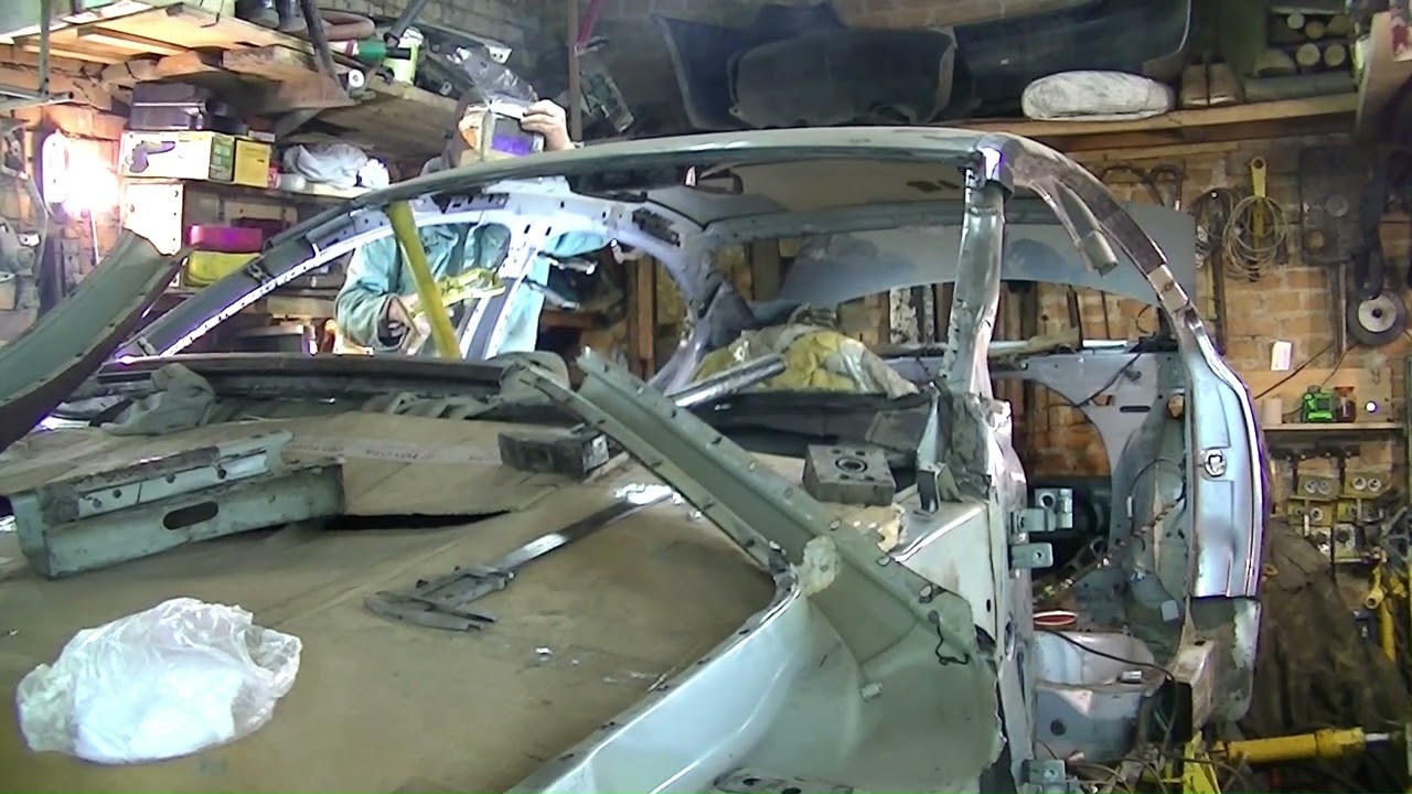 Volkswagen Jetta . Total body repair . Part 3 .