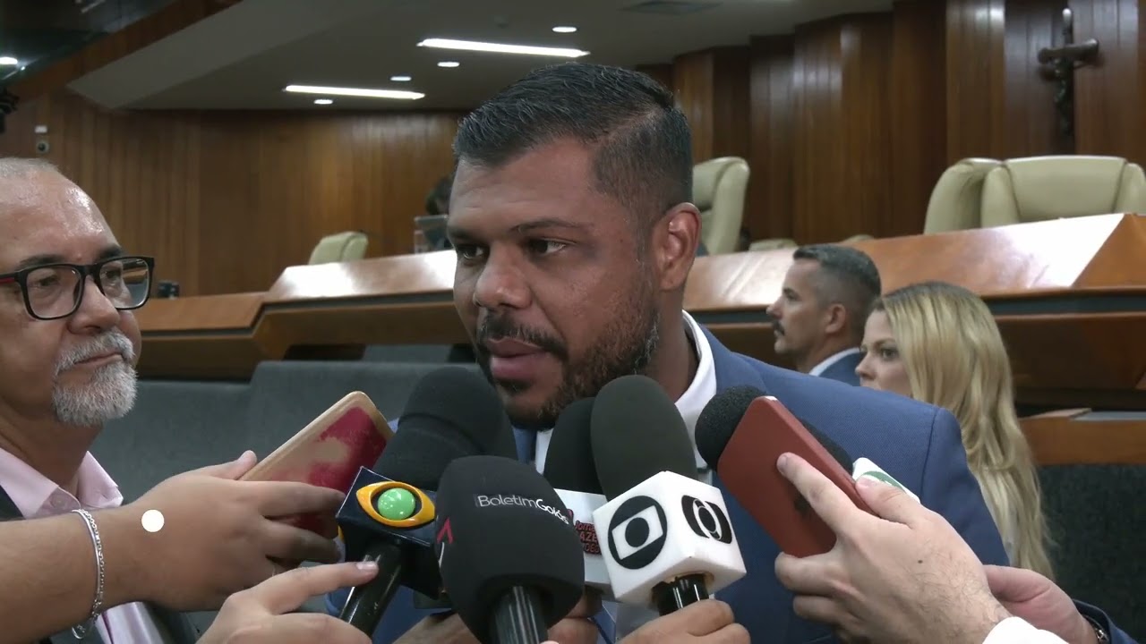 Primeira sessão do ano tem aprovação de projetos e debate sobre emendas impositivas