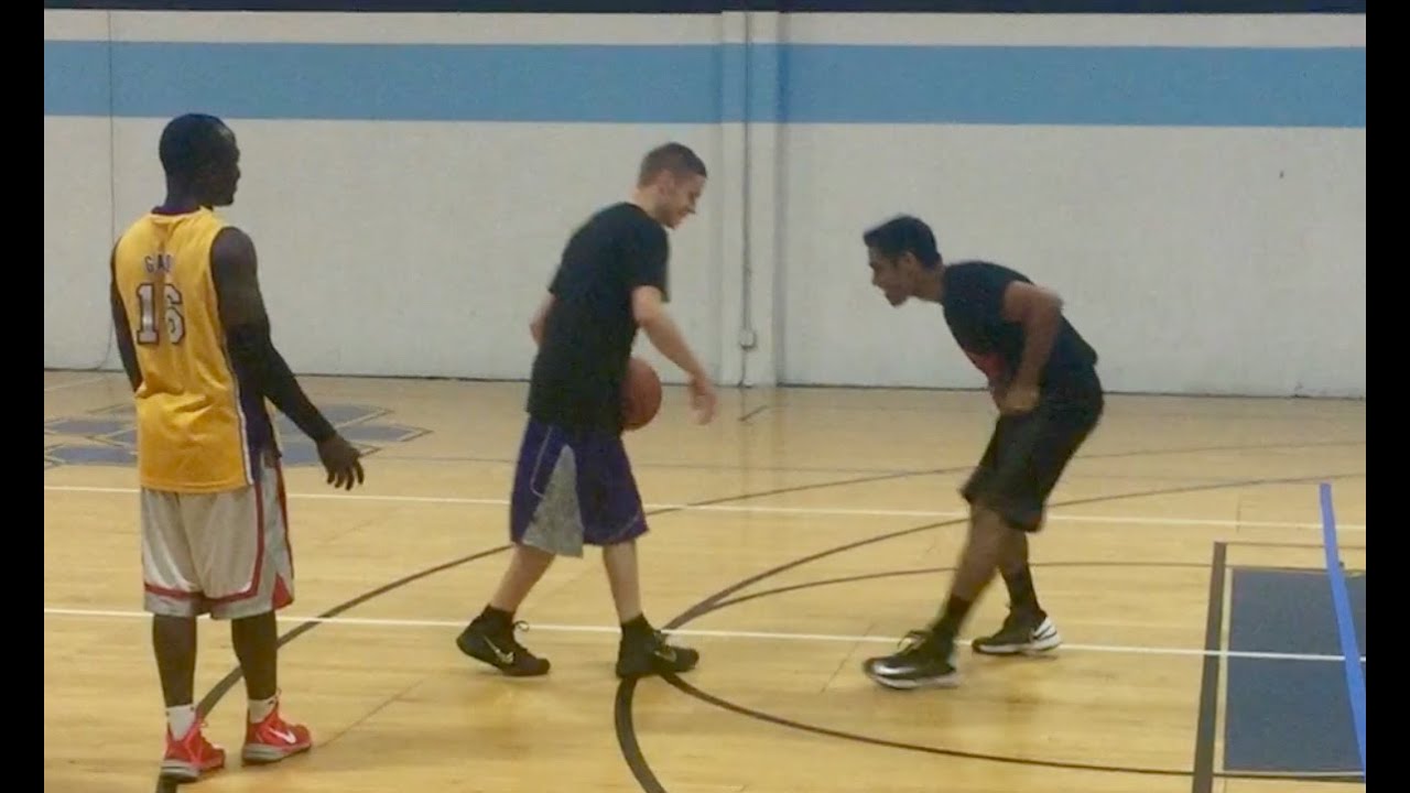 Random dudes challenge The Professor to 1 v 1